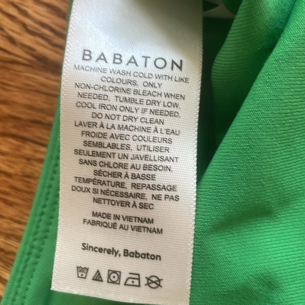 Aritzia Babaton Emerald Green Bandeau NWOT - Picture 3 of 4